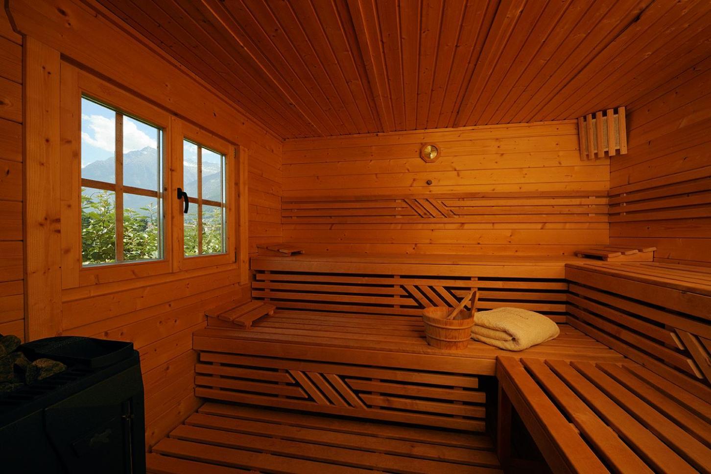 Hotel Garni Partaneshof Мерано Экстерьер фото