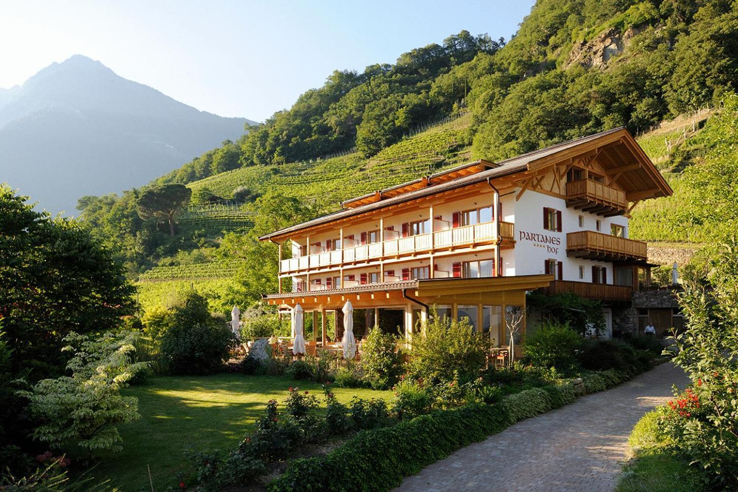 Hotel Garni Partaneshof Мерано Экстерьер фото